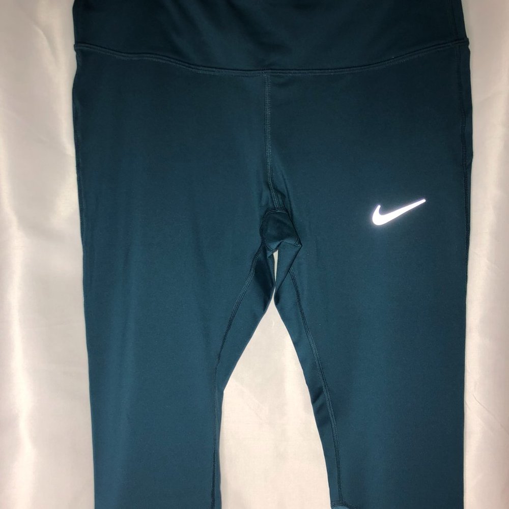 Women's Size Medium Nike Capri Running Leggings